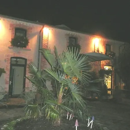 Au Fond De La Cour Bed & Breakfast Veyre-Monton