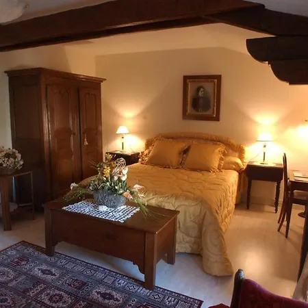 Au Fond De La Cour Bed & Breakfast Veyre-Monton