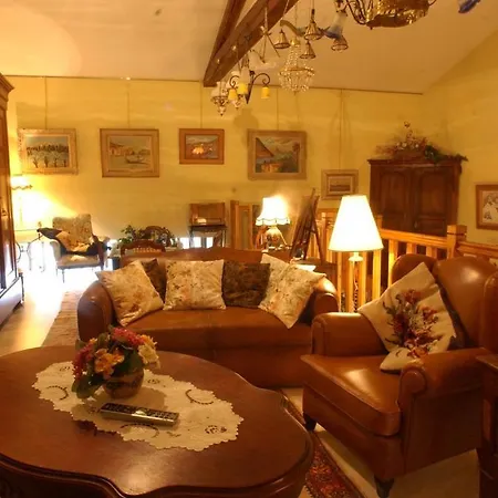 Bed & Breakfast Au Fond De La Cour 3*